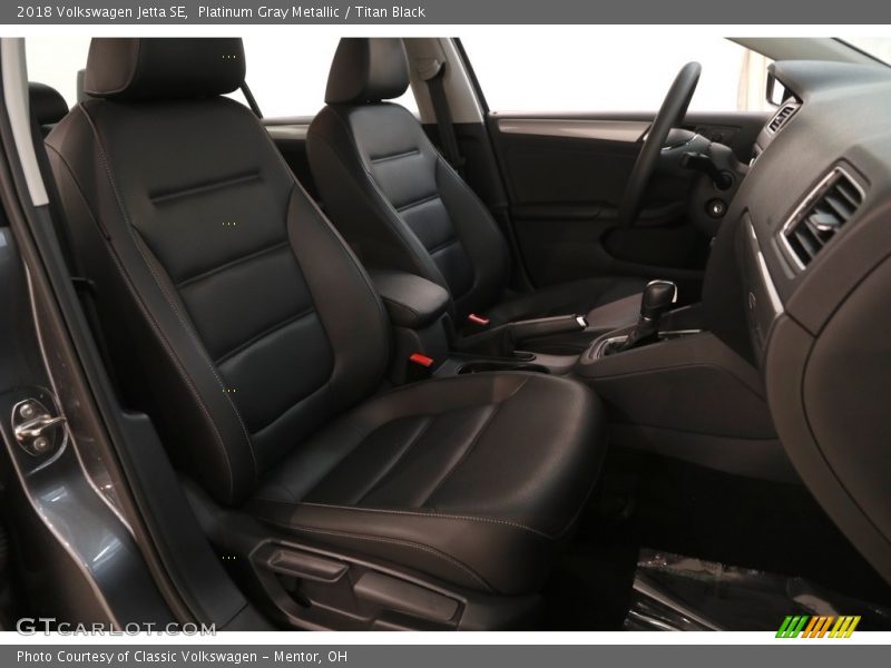 Platinum Gray Metallic / Titan Black 2018 Volkswagen Jetta SE