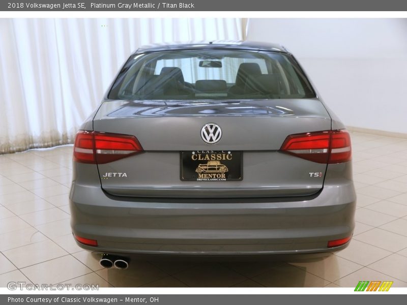 Platinum Gray Metallic / Titan Black 2018 Volkswagen Jetta SE