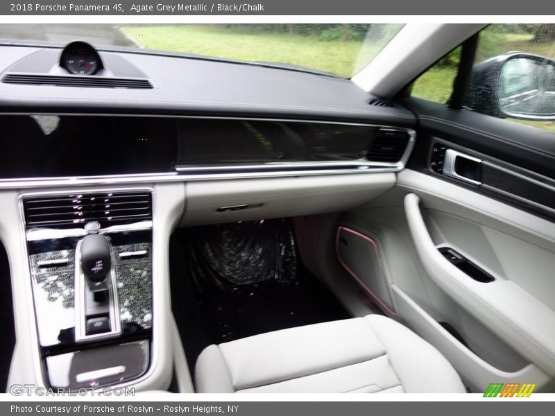 Agate Grey Metallic / Black/Chalk 2018 Porsche Panamera 4S