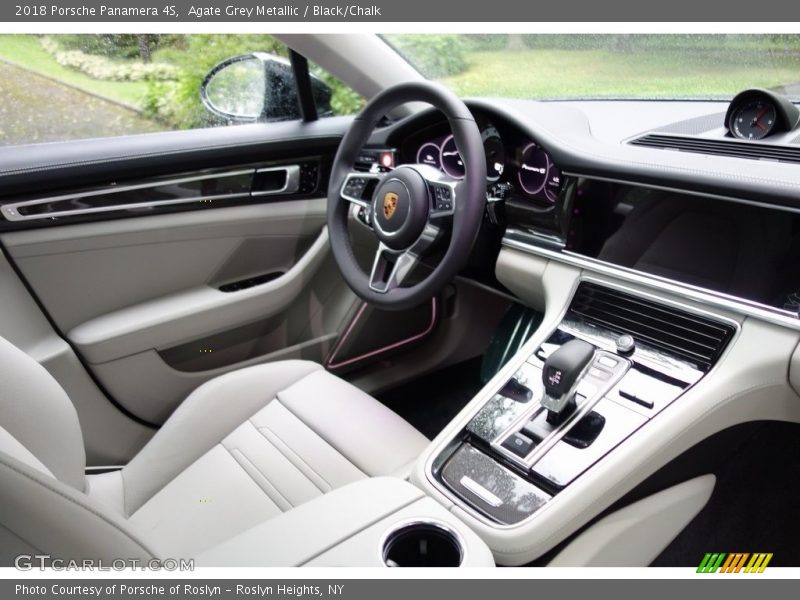 Agate Grey Metallic / Black/Chalk 2018 Porsche Panamera 4S