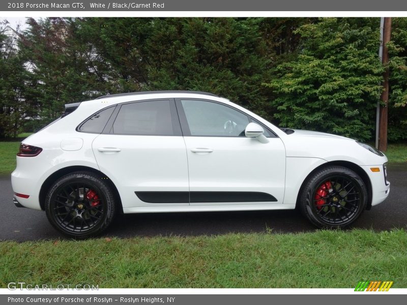 White / Black/Garnet Red 2018 Porsche Macan GTS