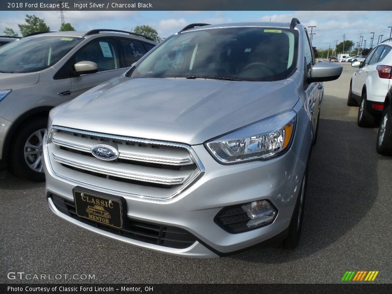 Ingot Silver / Charcoal Black 2018 Ford Escape SE