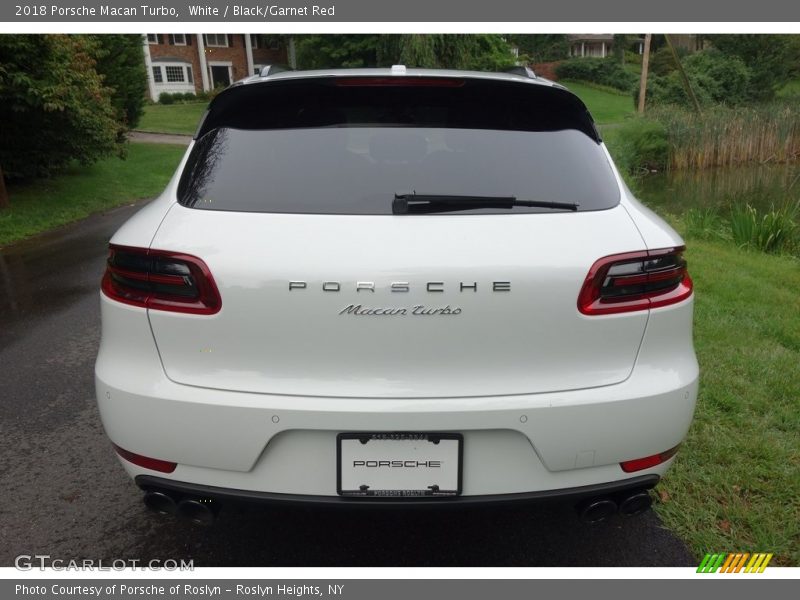 White / Black/Garnet Red 2018 Porsche Macan Turbo