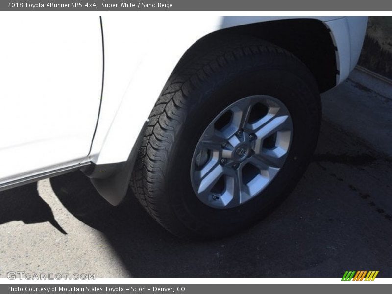Super White / Sand Beige 2018 Toyota 4Runner SR5 4x4
