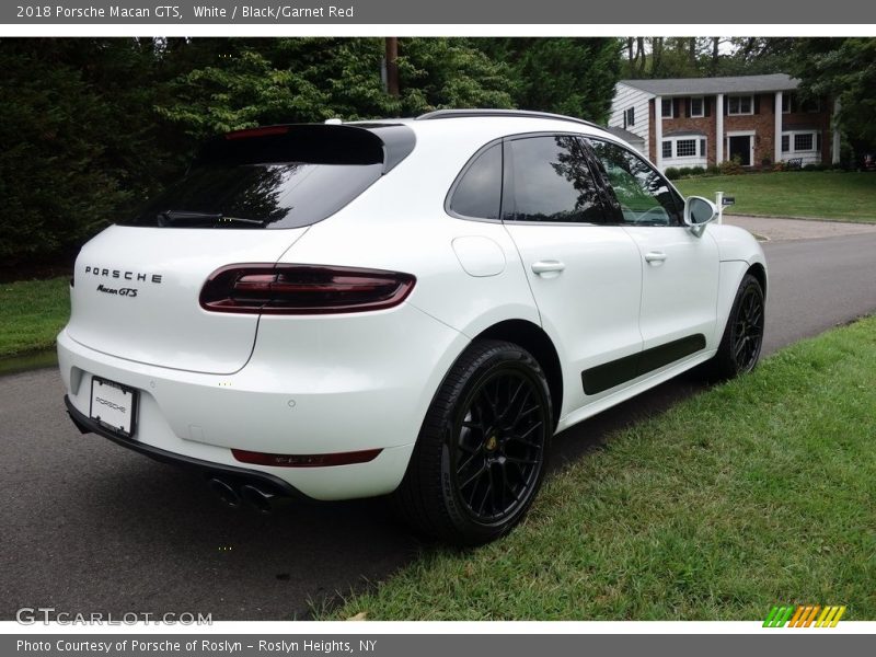 White / Black/Garnet Red 2018 Porsche Macan GTS