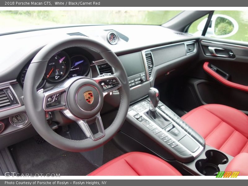 White / Black/Garnet Red 2018 Porsche Macan GTS