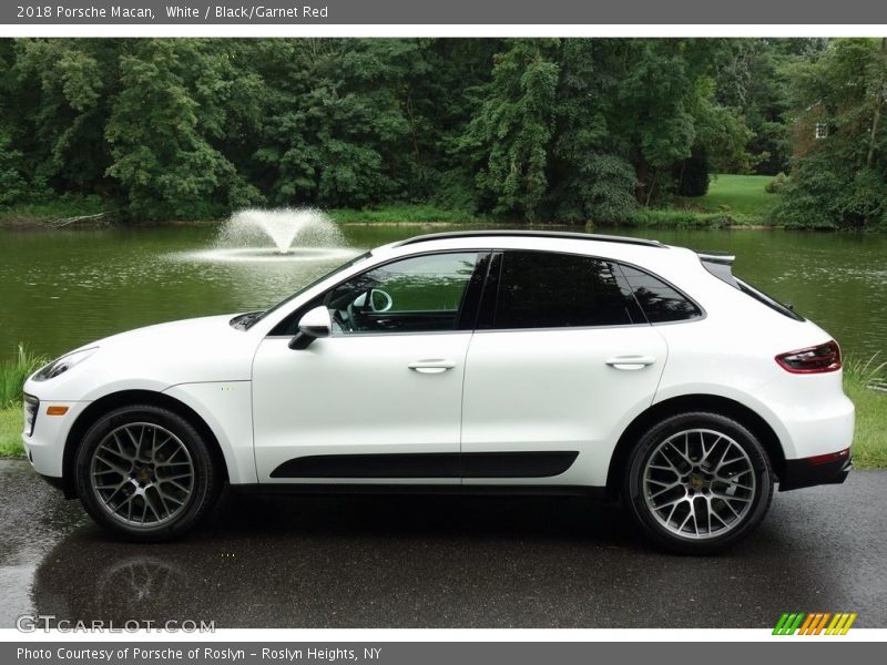 White / Black/Garnet Red 2018 Porsche Macan