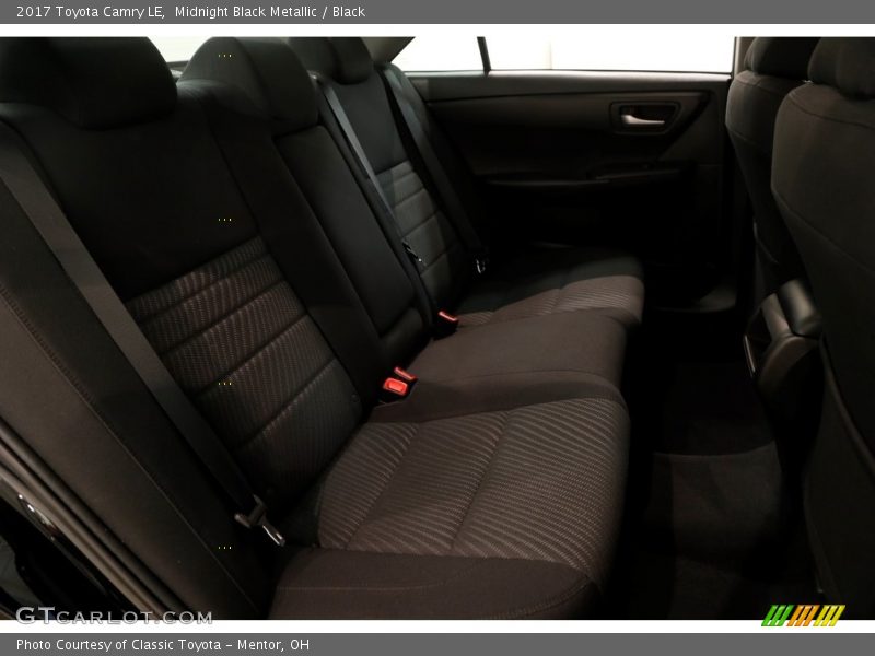Midnight Black Metallic / Black 2017 Toyota Camry LE