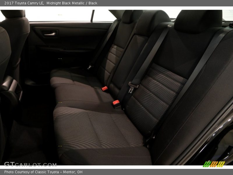 Midnight Black Metallic / Black 2017 Toyota Camry LE