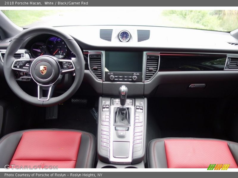 White / Black/Garnet Red 2018 Porsche Macan