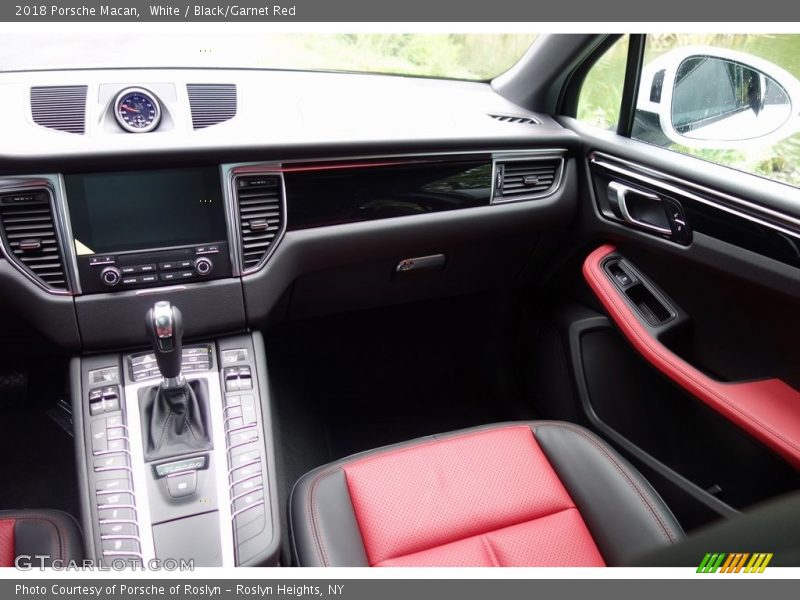 White / Black/Garnet Red 2018 Porsche Macan