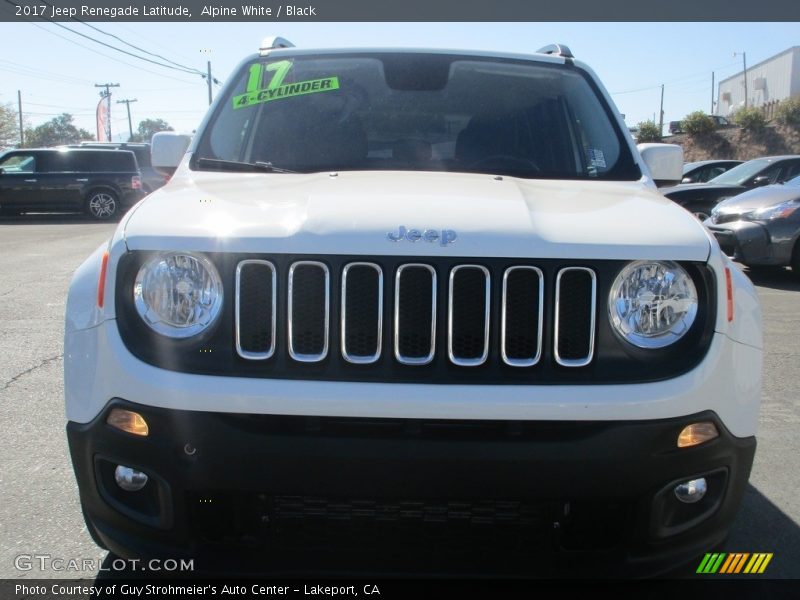 Alpine White / Black 2017 Jeep Renegade Latitude