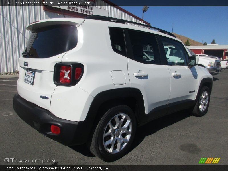 Alpine White / Black 2017 Jeep Renegade Latitude