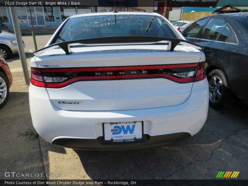 Bright White / Black 2016 Dodge Dart SE