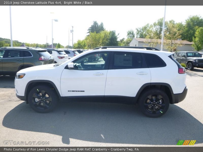 Bright White / Black 2019 Jeep Cherokee Latitude Plus 4x4