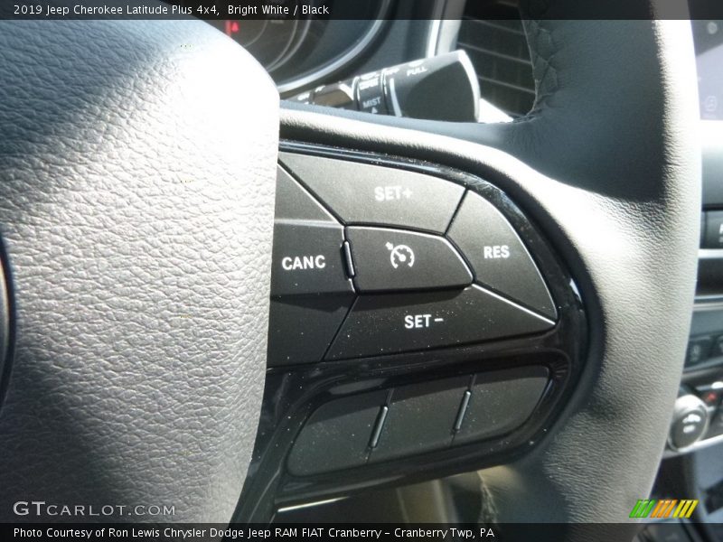 Bright White / Black 2019 Jeep Cherokee Latitude Plus 4x4