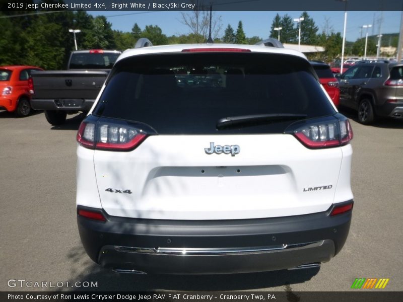 Bright White / Black/Ski Grey 2019 Jeep Cherokee Limited 4x4