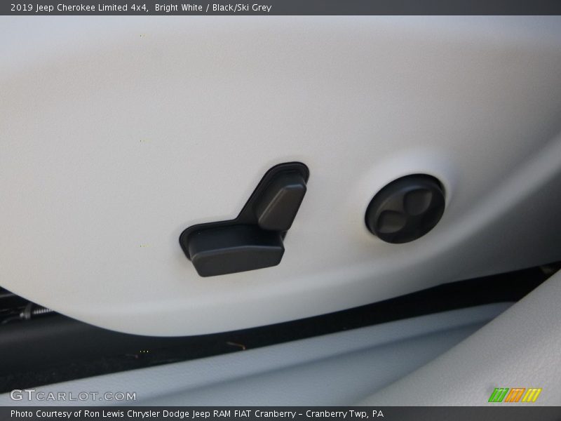 Bright White / Black/Ski Grey 2019 Jeep Cherokee Limited 4x4