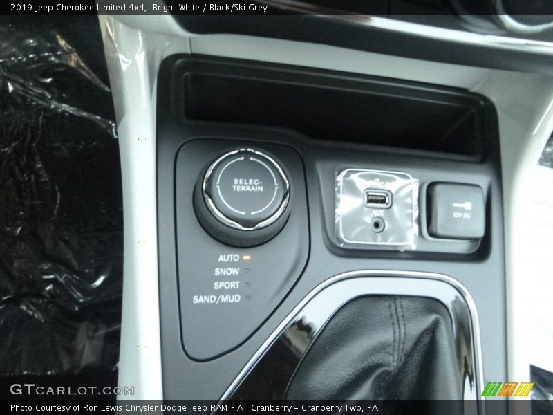 Bright White / Black/Ski Grey 2019 Jeep Cherokee Limited 4x4
