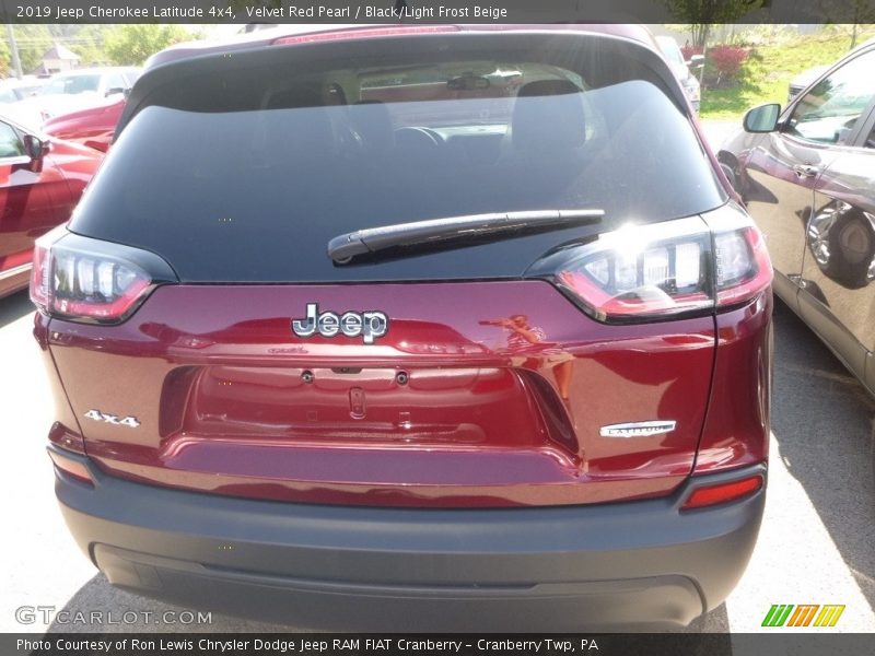 Velvet Red Pearl / Black/Light Frost Beige 2019 Jeep Cherokee Latitude 4x4
