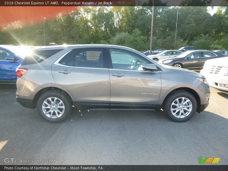 Pepperdust Metallic / Jet Black 2019 Chevrolet Equinox LT AWD