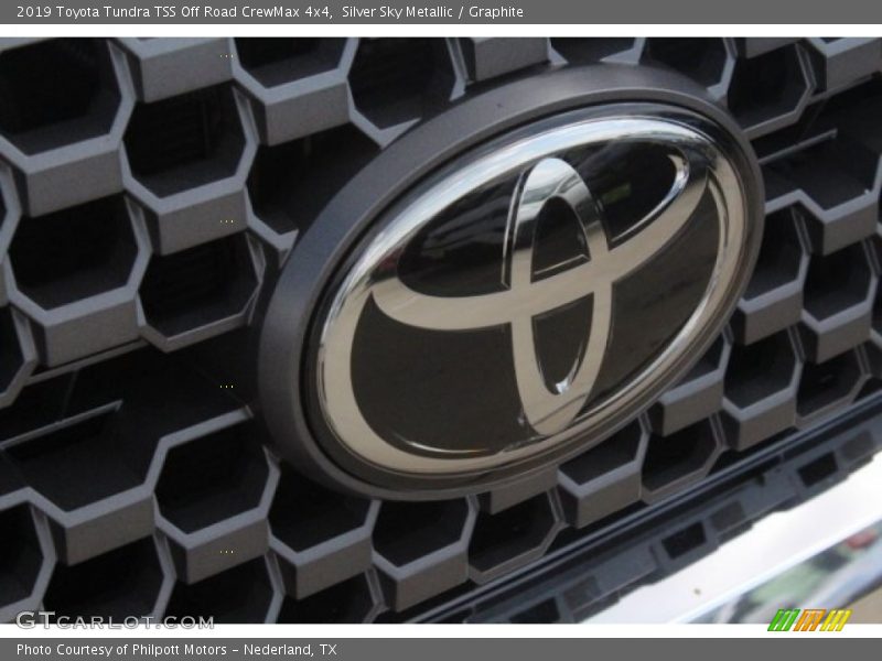 Silver Sky Metallic / Graphite 2019 Toyota Tundra TSS Off Road CrewMax 4x4