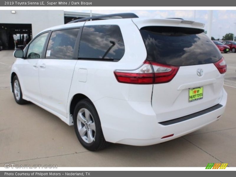 Super White / Dark Bisque 2019 Toyota Sienna LE
