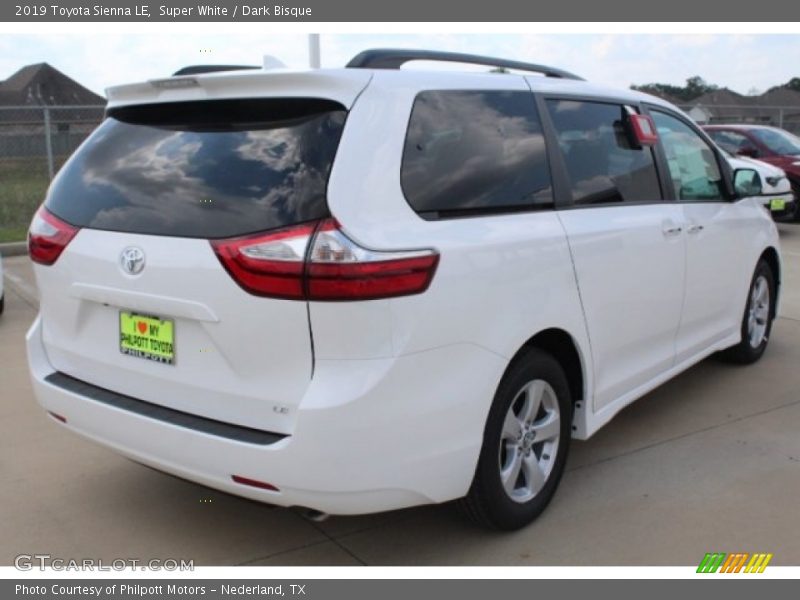 Super White / Dark Bisque 2019 Toyota Sienna LE