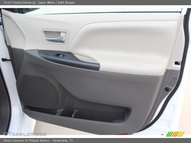 Super White / Dark Bisque 2019 Toyota Sienna LE