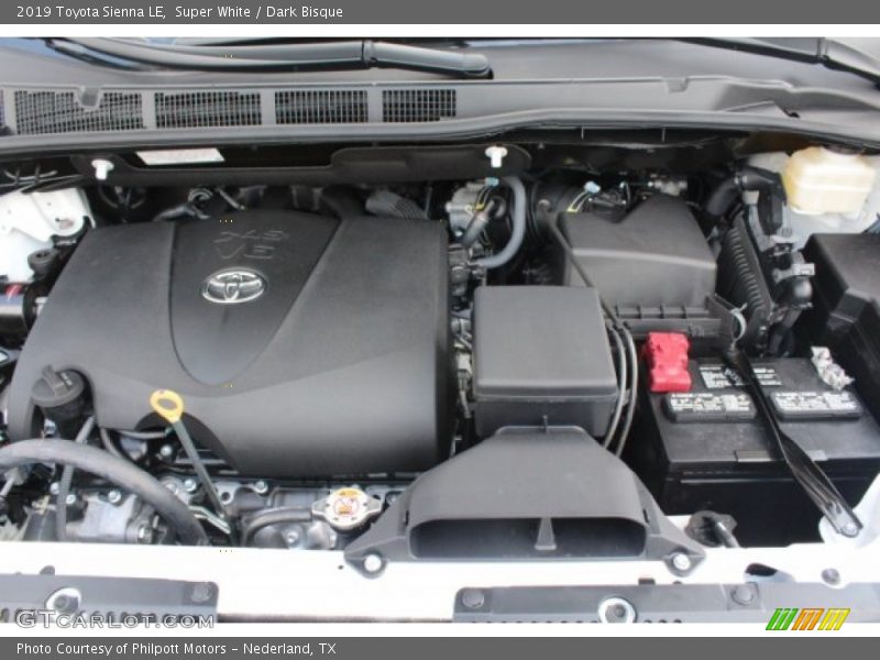 Super White / Dark Bisque 2019 Toyota Sienna LE
