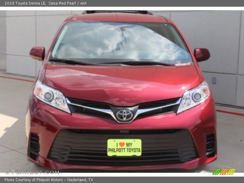 Salsa Red Pearl / Ash 2019 Toyota Sienna LE