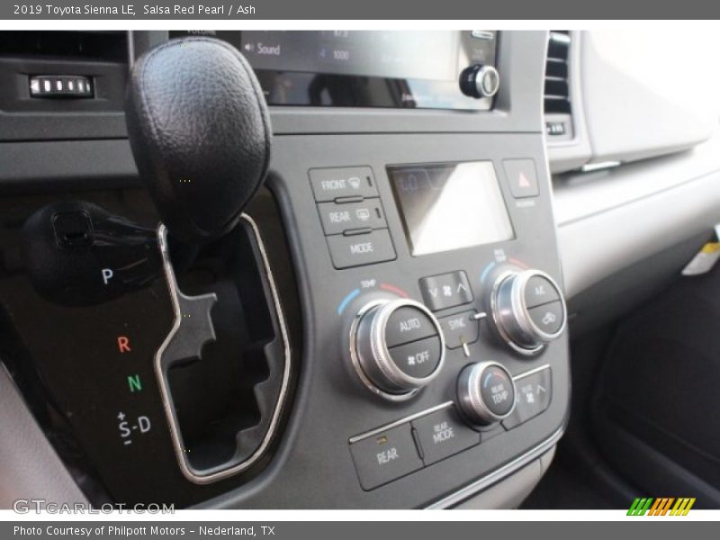 Salsa Red Pearl / Ash 2019 Toyota Sienna LE