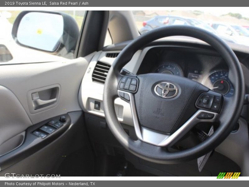 Salsa Red Pearl / Ash 2019 Toyota Sienna LE
