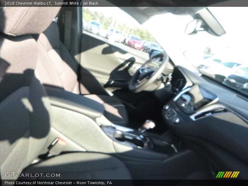 Summit White / Jet Black 2018 Chevrolet Malibu LT