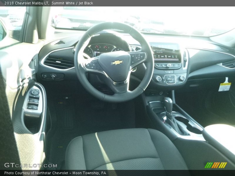 Summit White / Jet Black 2018 Chevrolet Malibu LT