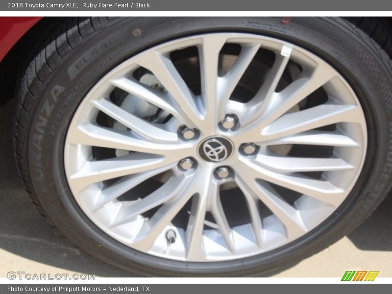 Ruby Flare Pearl / Black 2018 Toyota Camry XLE