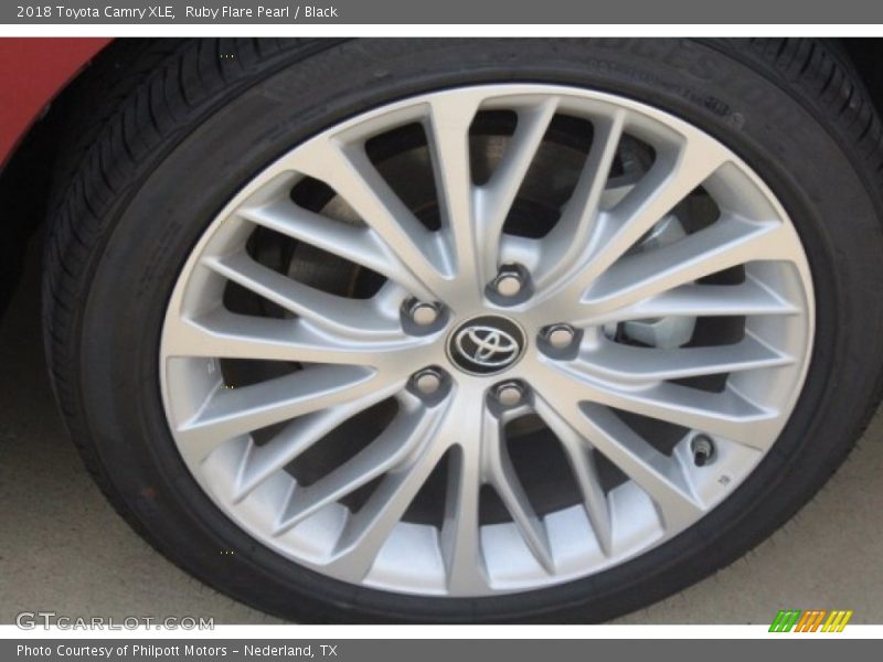 Ruby Flare Pearl / Black 2018 Toyota Camry XLE