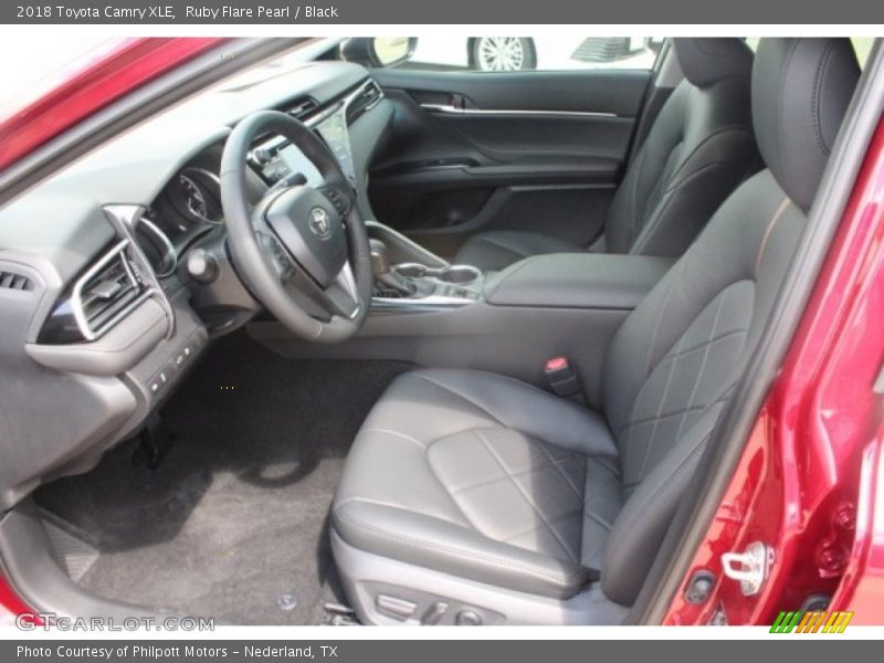 Ruby Flare Pearl / Black 2018 Toyota Camry XLE