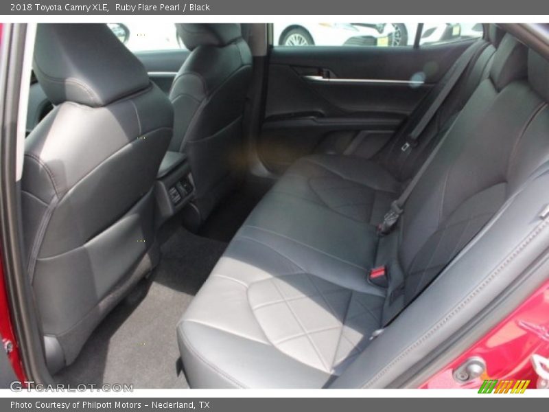Ruby Flare Pearl / Black 2018 Toyota Camry XLE