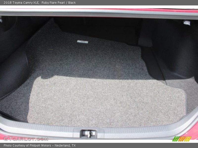 Ruby Flare Pearl / Black 2018 Toyota Camry XLE