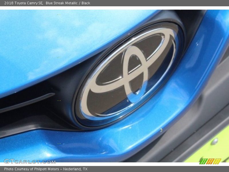 Blue Streak Metallic / Black 2018 Toyota Camry SE