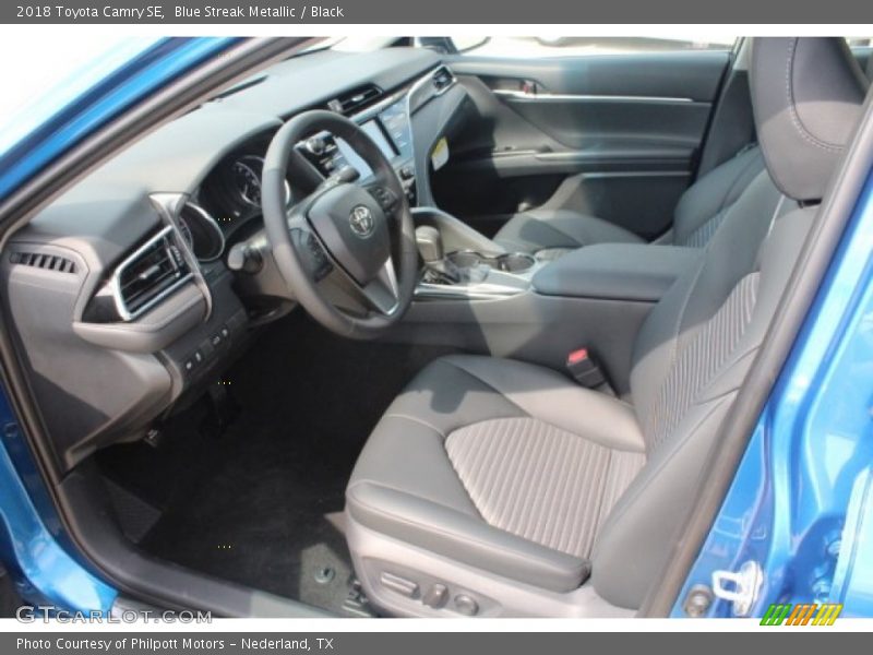 Blue Streak Metallic / Black 2018 Toyota Camry SE