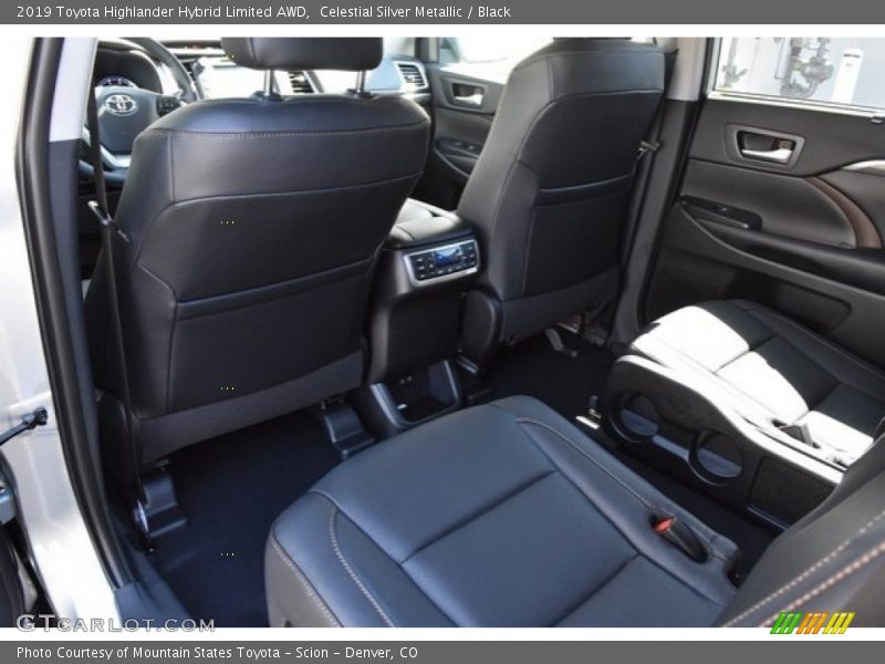Celestial Silver Metallic / Black 2019 Toyota Highlander Hybrid Limited AWD