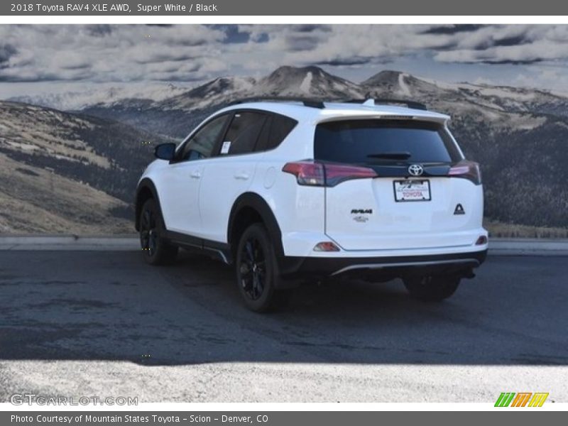 Super White / Black 2018 Toyota RAV4 XLE AWD