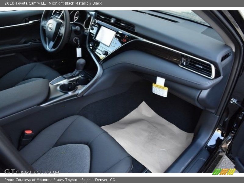 Midnight Black Metallic / Black 2018 Toyota Camry LE