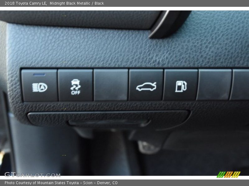 Midnight Black Metallic / Black 2018 Toyota Camry LE