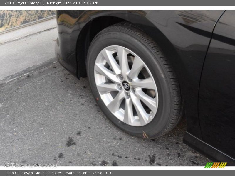 Midnight Black Metallic / Black 2018 Toyota Camry LE