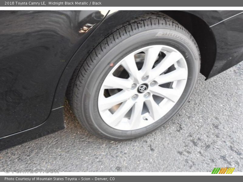 Midnight Black Metallic / Black 2018 Toyota Camry LE