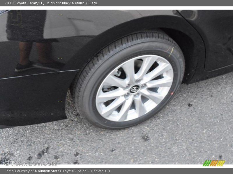 Midnight Black Metallic / Black 2018 Toyota Camry LE