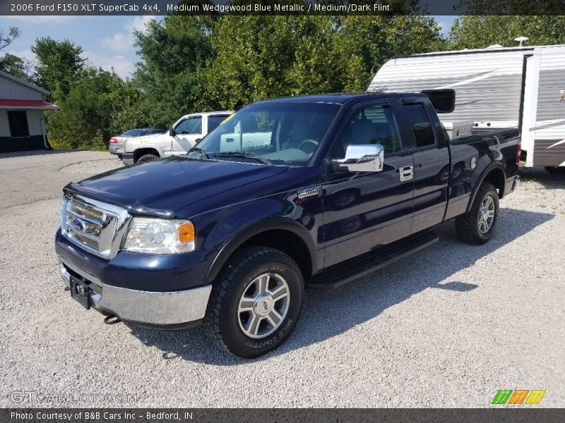 Medium Wedgewood Blue Metallic / Medium/Dark Flint 2006 Ford F150 XLT SuperCab 4x4